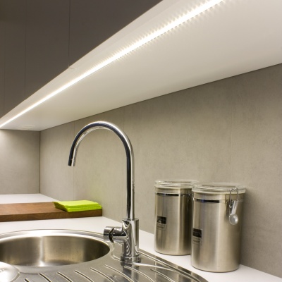 Купить универсальный алюминиевый профиль в Москве